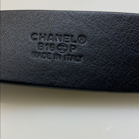 Authentic Chanel brand new with tags 4 CC buckles belt. Smart all over design. - Picture 8 of 11